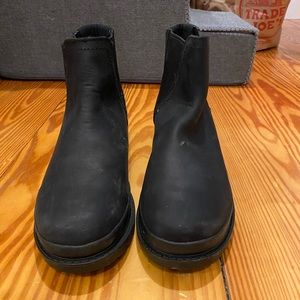 Black chelsea boots short